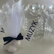 Load image into Gallery viewer, Mini Decanter with Personalised Ribbon