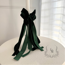 Load image into Gallery viewer, Deep Green Velvet - Easter Candle