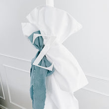 Load image into Gallery viewer, Zac Candle