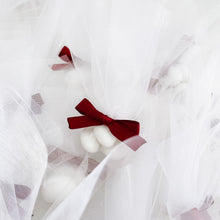 Load image into Gallery viewer, Organza Sugar Almonds Bomboniere