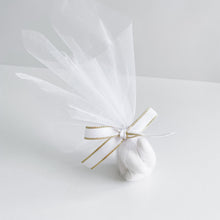 Load image into Gallery viewer, Organza Sugar Almonds Bomboniere